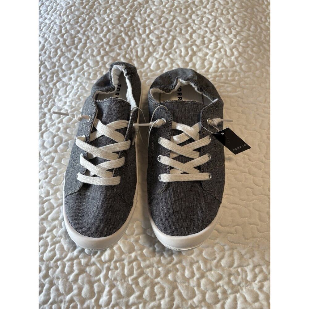 Torrid RIley Ruched Sneakers Size 8WW In Grey Charcoal